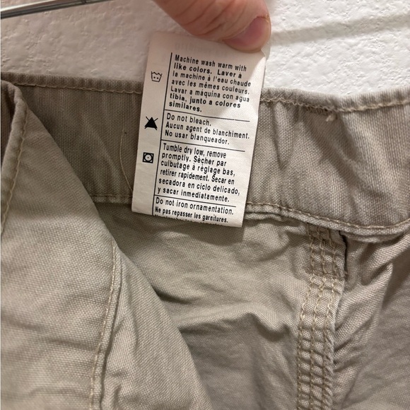 Carhartt Men's Beige Cargo Shorts - Picture 6 of 6